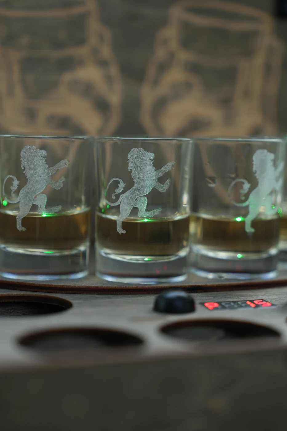 DrinkMaker — Desene gravate pe păhărele