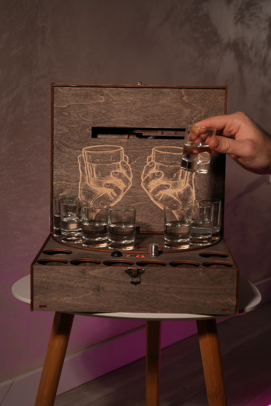 DrinkMaker — Turnarea băuturii într-un păhărel